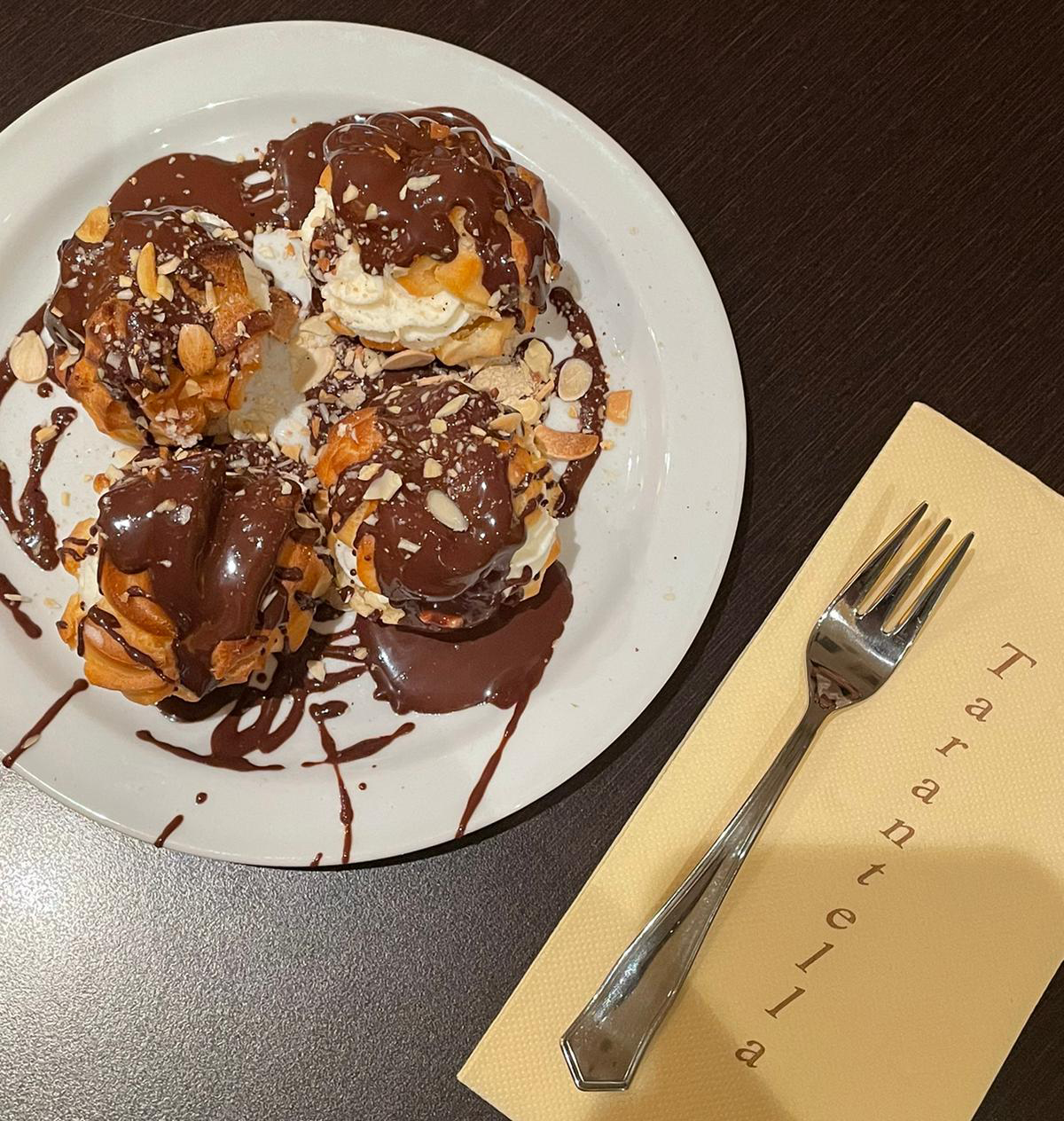 profiteroles con chocolate